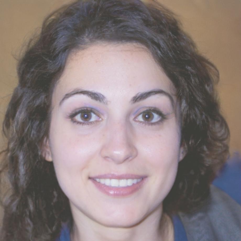Sarah Müller, Leitende Finanzanalystin
